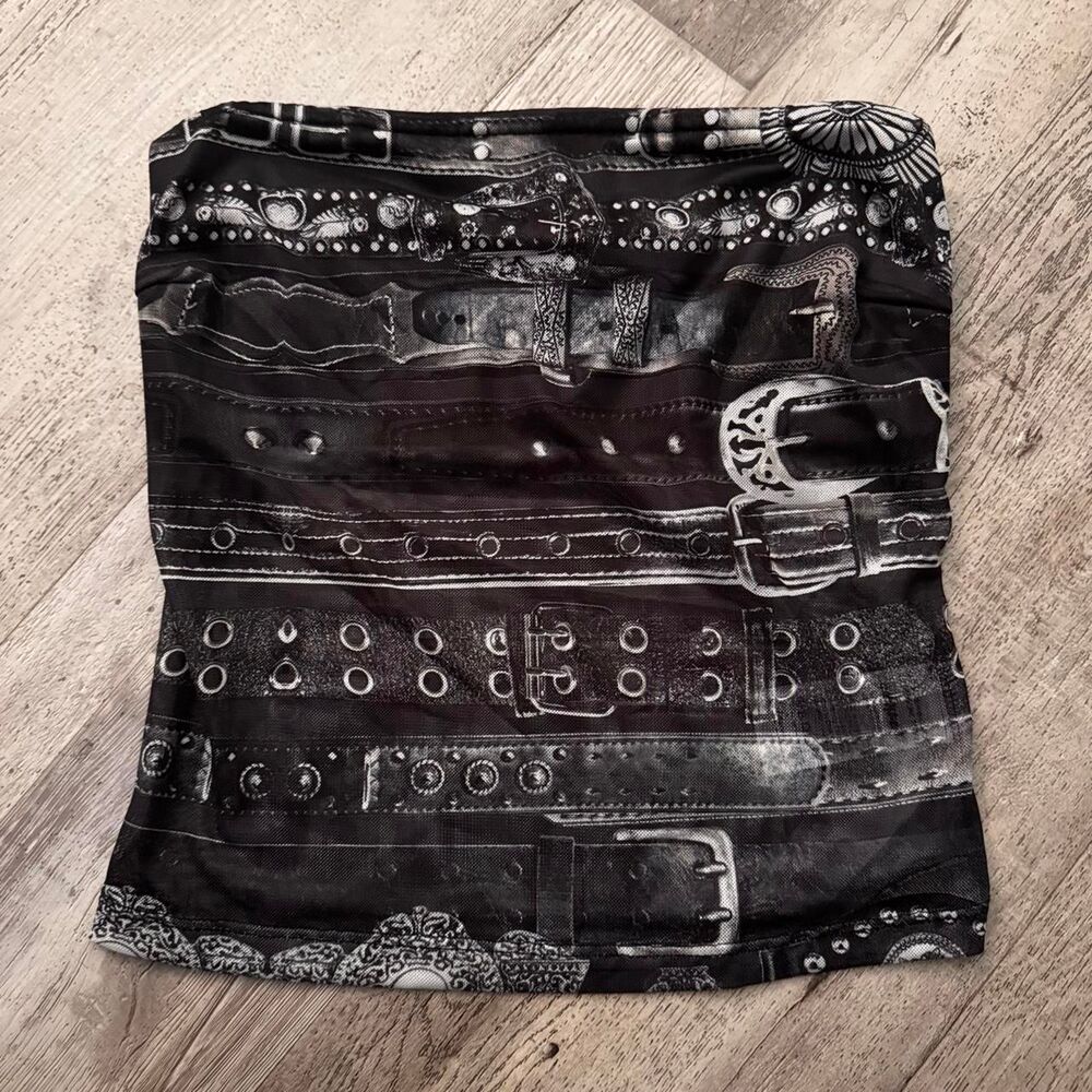 Edikted Women's Black and Grey Crop-top
